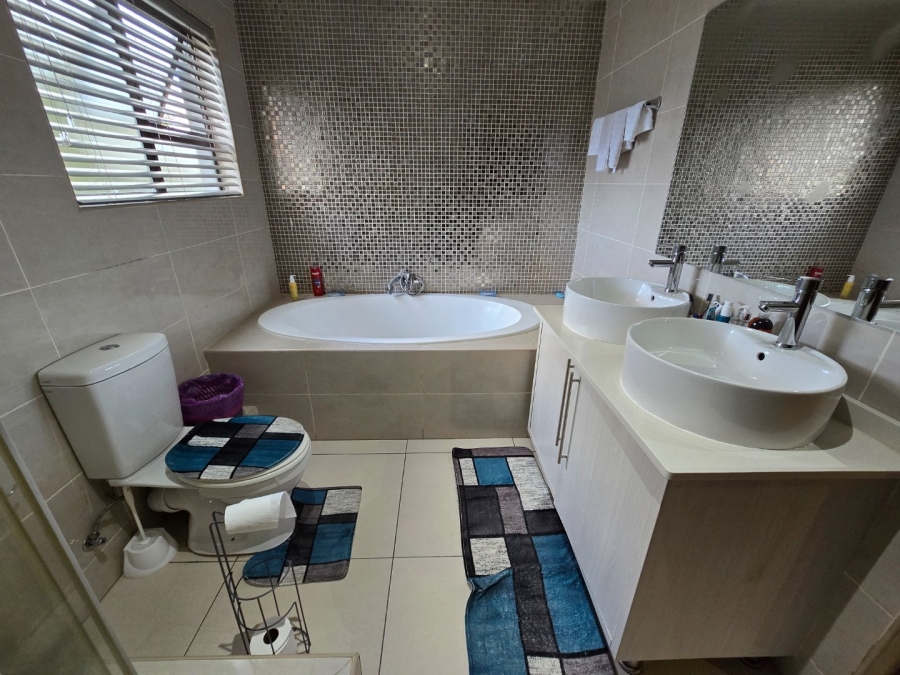 3 Bedroom Property for Sale in Groenvlei Sh Free State